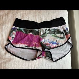 Lululemon speed short size 6
